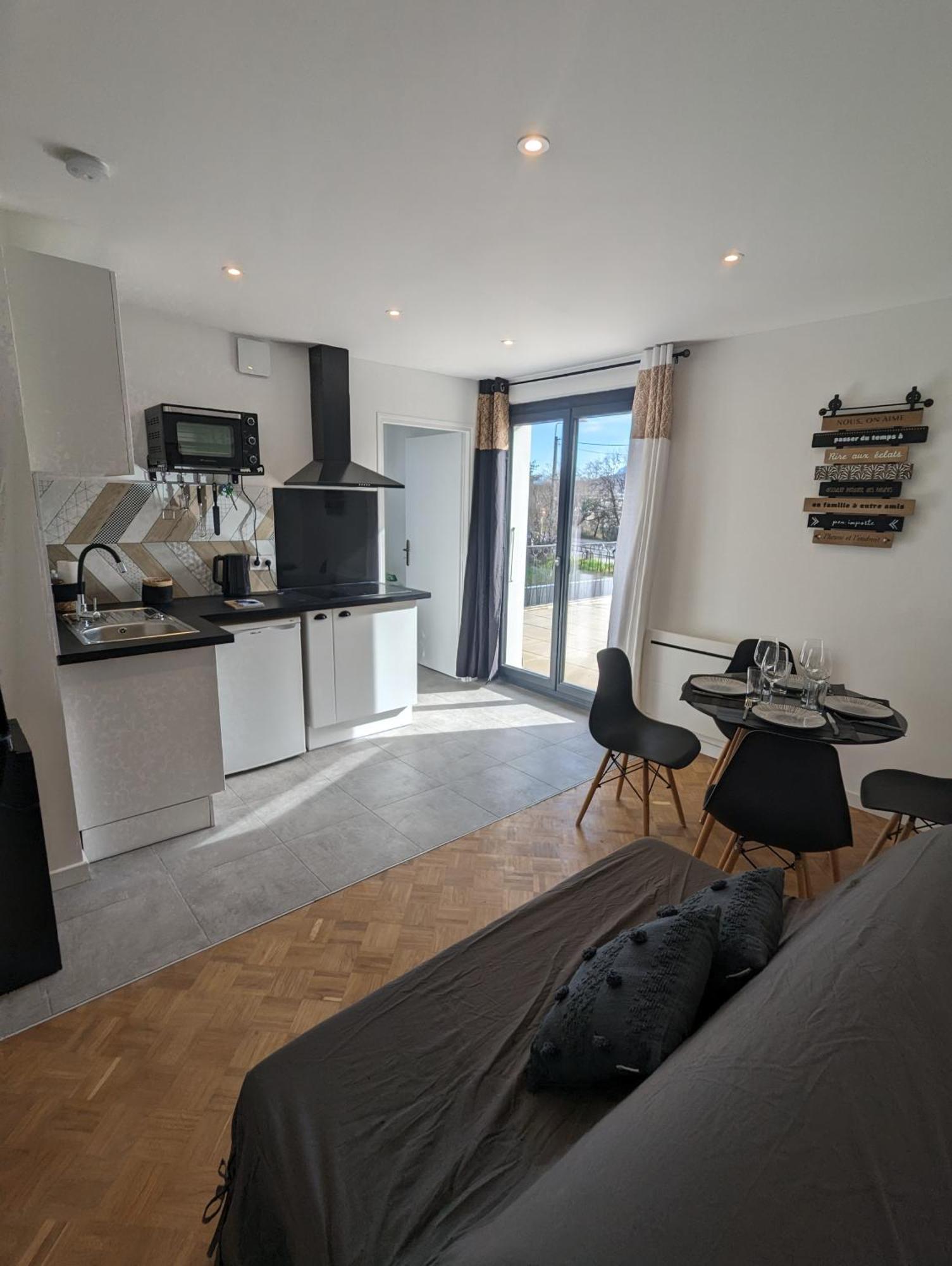 Appartement Cosy Et Moderne - Dent D'Oche à Thonon-les-Bains Extérieur photo